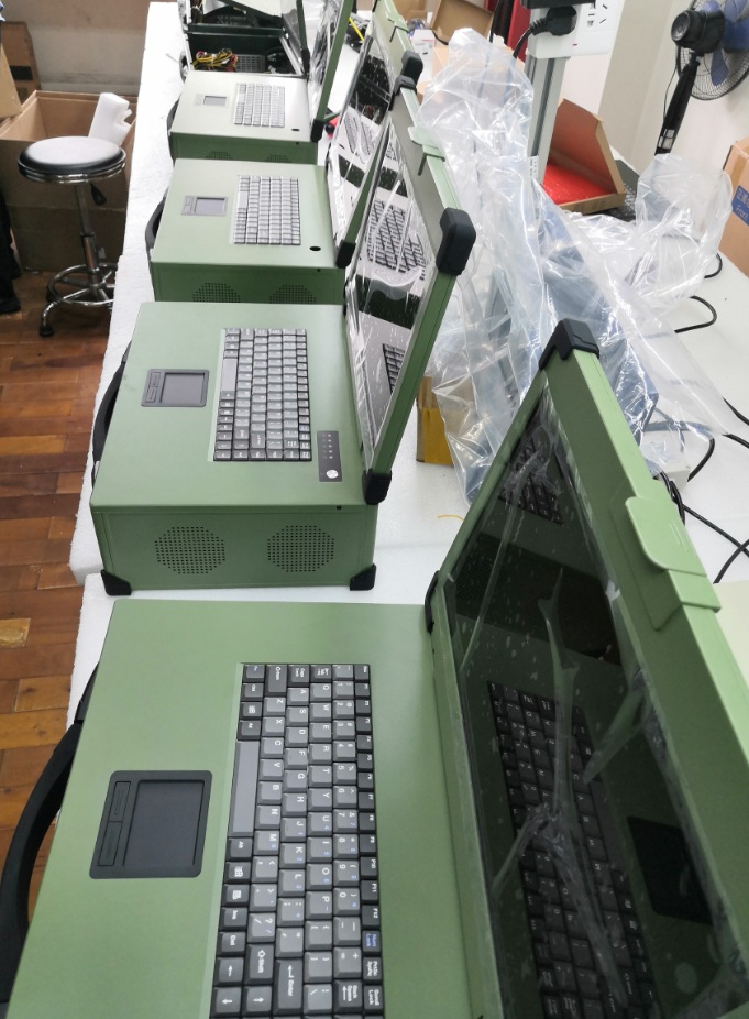 研智芯工(gōng)業(yè)便攜式一體機